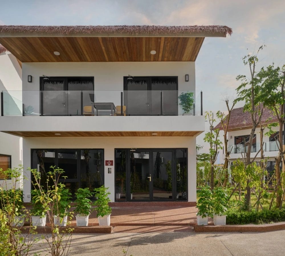 Royal Suite – Private 3 Bedrooms Villa Garden View - Royal Beach Resort & Residence by EHM