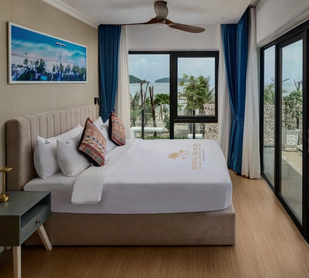 Presidential Private Pool Villa Orchid 3 Bedrooms Sea View Bed Image 2 - Royal Beach Resort & Residence by EHM