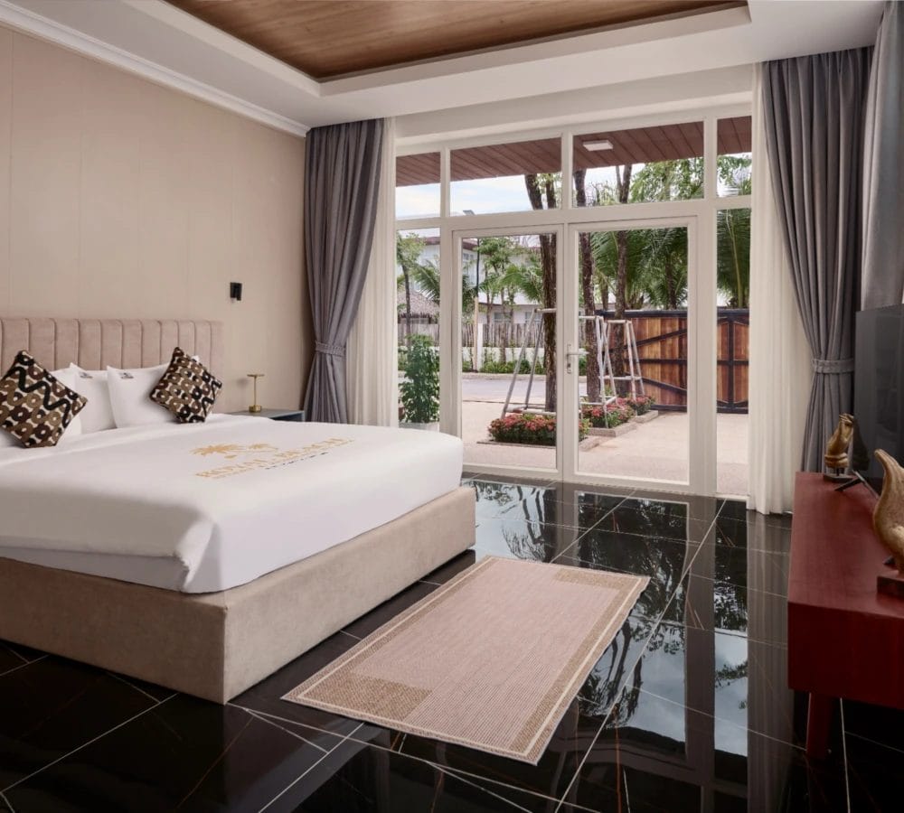 Presidential Suite Kravan 4 Bedrooms Villa Garden View Bed Image 3 - Royal Beach Resort & Residence by EHM